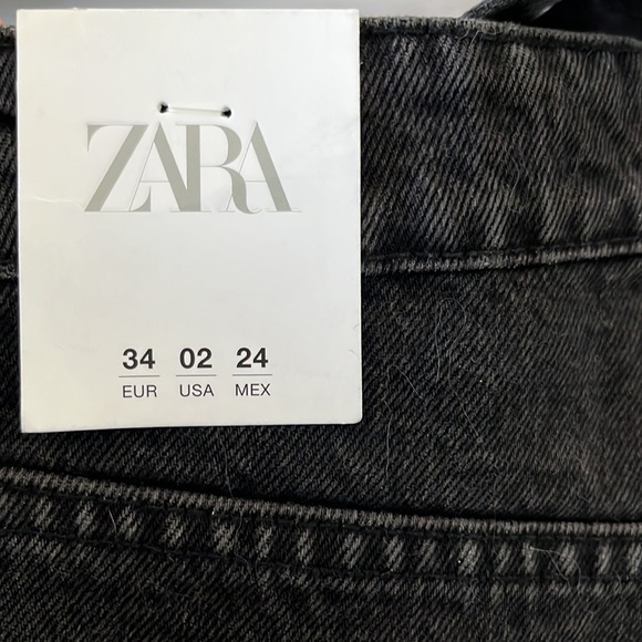 Zara ~ Jean shorts - Picture 5 of 5